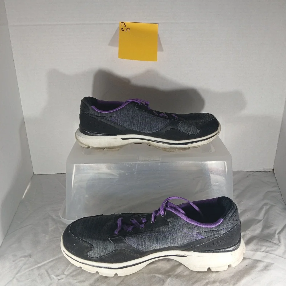 Skechers Go Walk Women's Black Purple‎ Athletic Shoes Size 8.5